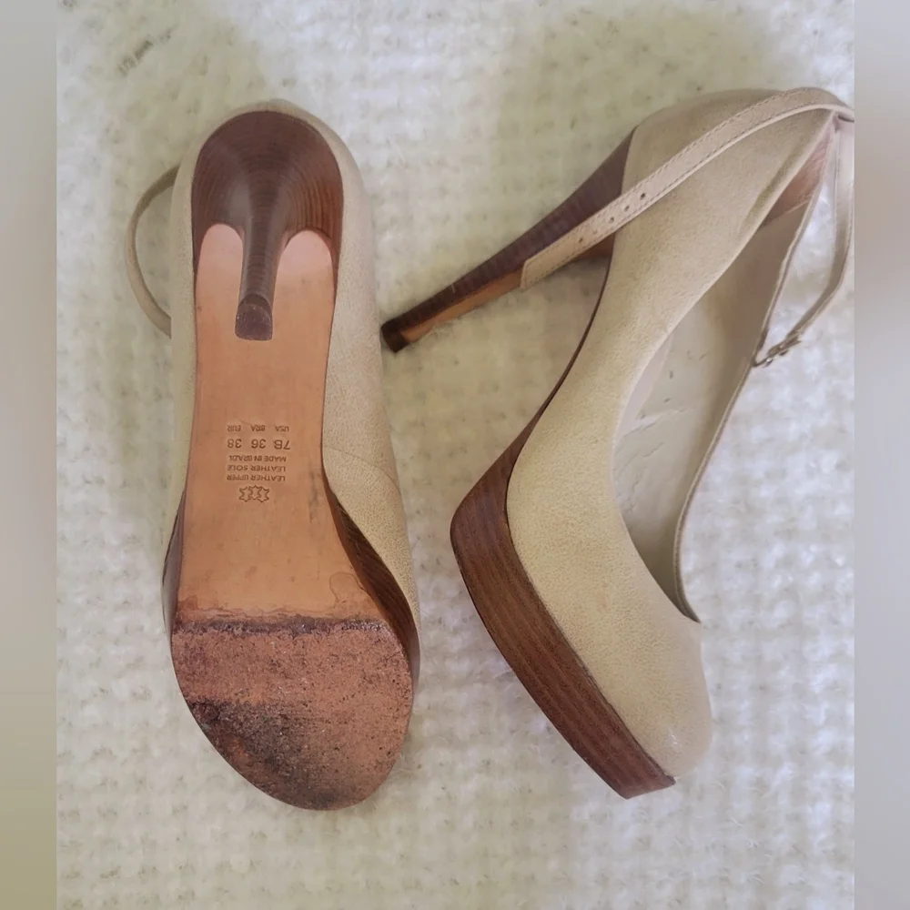 Nude Heels - Picture 1 of 3